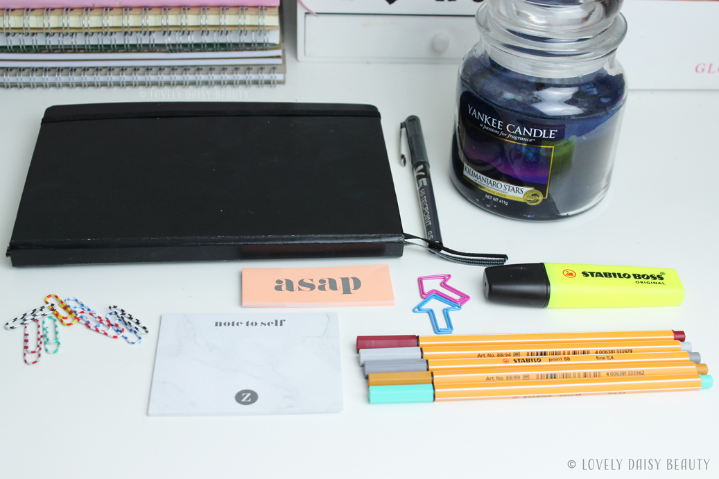 Bullet Journal Starter Kit 🔖✂️, Avec quoi commencer ?, With Emilie