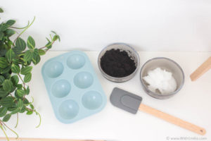 Gommage solide au café et à l'huile de coco fait maison