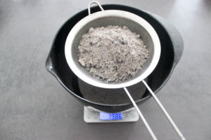 Recette de lessive gratuite à la cendre - WithEmilieBlog