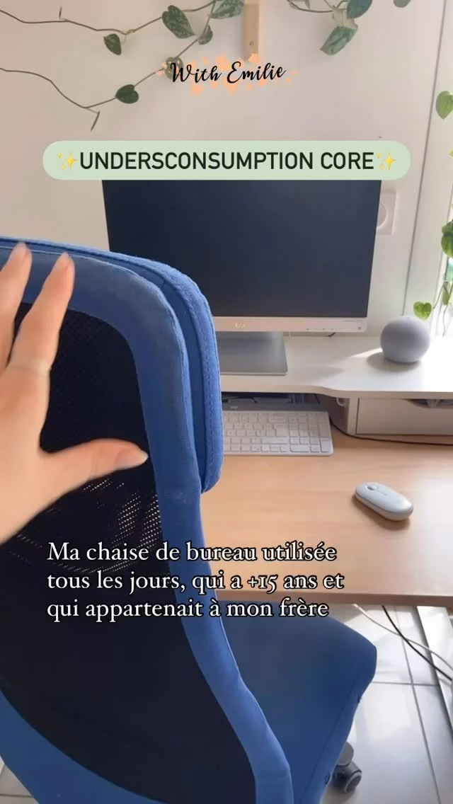 La première vidéo vous a tellement plu que je continue dans la tendance « underconsumption core » ou cette inspiration à la sous-consommation ✨🌿
Étant moi-même minimaliste depuis plus de 7 ans maintenant, je prône l’utilisation long terme de ses possessions tout comme le fait de récupérer autour de soi et même de profiter de la qualité et la durabilité des affaires de nos grands parents 🌿
Envie de plus d’inspiration minimaliste et frugale ? 🌿
Commente 👉🏻 WORKBOOK
Pour recevoir ton workbook GRATUIT pour t’accompagner dans tes premiers pas vers une vie plus simple 🎁
________________________________
🙋🏻‍♀️ Hello, moi c’est Emilie
Et je suis Coach Simplicité ✨🌿
-
🎙Mon podcast : Une vie plus simple
🗓️ Atelier & planner « J’organise mon année minimaliste »
💻 Programme en ligne : La Méthode SIMPLE
📙 Ebook de recettes « Réaliser soi-même tous ses produits du quotidien »
🔗 RDV sur mon profil 👉🏻 @with_emilie
_____________________________
#underconsumption #underconsumptioncore #sousconsommation #consommermoins