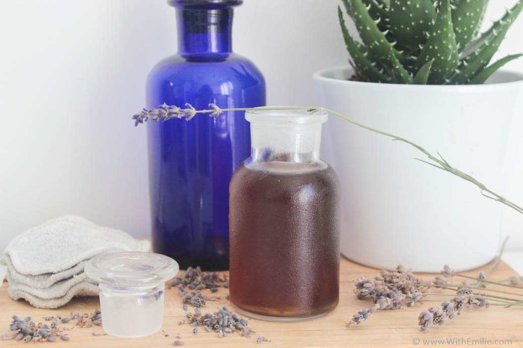 Faire de l'eau ou hydrolat de lavande maison - WithEmilieBlog