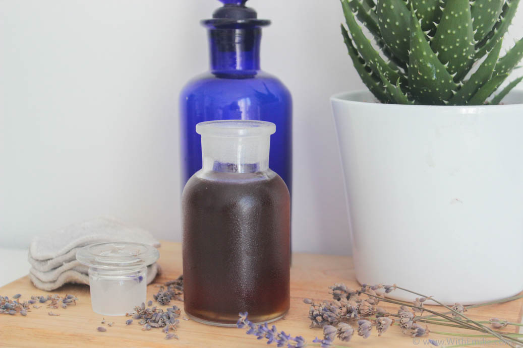 Faire de l'eau ou hydrolat de lavande maison - WithEmilieBlog