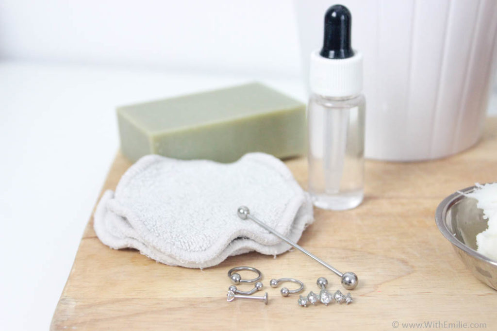 Prendre soin de ses piercings et tatouages naturellement - WithEmilieBlog